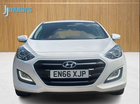 Hyundai i30 1.4 Blue Drive SE Hatchback 5dr Petrol Manual Euro 6 (s/s) (100 ps) 7