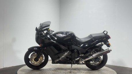 Triumph Daytona 900 1996 ONLY 23K PROJECT CLASSIC BIKE CLEAN AND COMPLETE 885CC 4