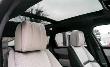 Land Rover Range Rover Velar R-Dynamic HSE Urban 17