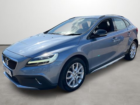 Volvo V40 T3 [152] Cross Country Pro 5dr Geartronic 6