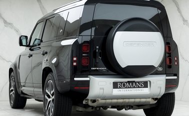 Land Rover Defender 110 XS Edition P400 3