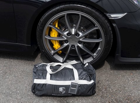 Porsche Cayman GT4 (718) 30