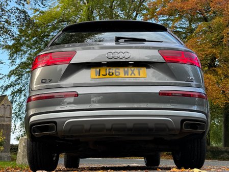 Audi Q7 TDI QUATTRO SE 18