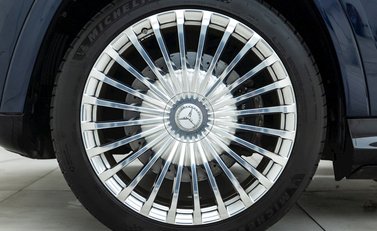 Mercedes-Benz GLS 600 8