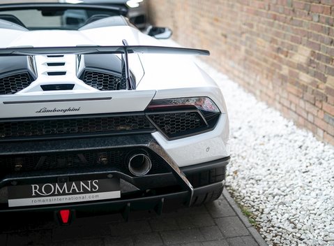 Lamborghini Huracan Spyder LP640-4 Performante 22