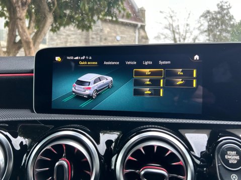 Mercedes-Benz A Class A 200 AMG LINE PREMIUM 31