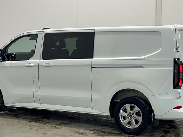 Ford Transit Custom FORD TRANSIT CUSTOM 2.0 Eco Blue 320 136ps L2H1 Double Cab Van Limited 4