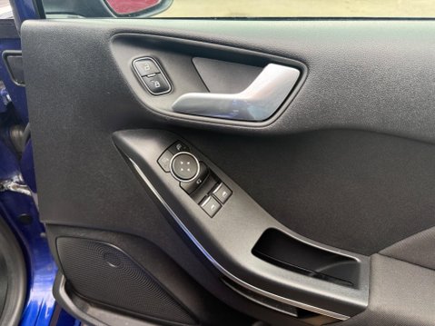 Ford Fiesta 1.0T EcoBoost Titanium Euro 6 (s/s) 5dr 23