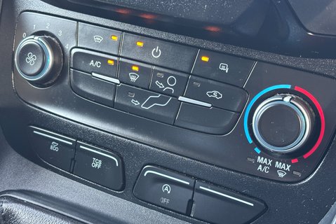 Ford Transit Connect 220 L1 Trend DCIV Tdci with Air Con / Sat Nav / Camera 21