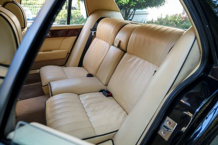 Aston Martin Lagonda Series IV 24