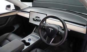 Tesla Model Y LONG RANGE AWD GROK AI Sexy Knob controller Adaptive LEDs Panoramic Roof 2