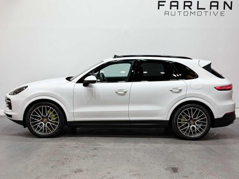 Porsche Cayenne 3.0 V6 E-Hybrid 14kWh SUV 5dr Petrol Plug-in Hybrid TiptronicS 4WD Euro 6 ( 17
