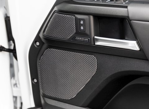 Land Rover Defender 90 V8 23