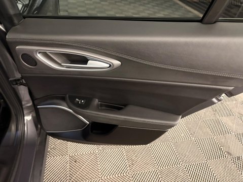 Alfa Romeo Giulia 2.0T Veloce Auto Euro 6 (s/s) 4dr 32