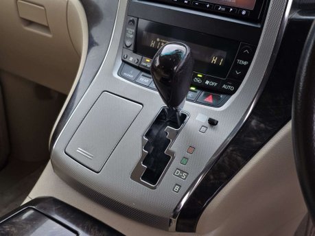 Toyota Alphard Auto+Hybrid+Ulez+7Seats 18