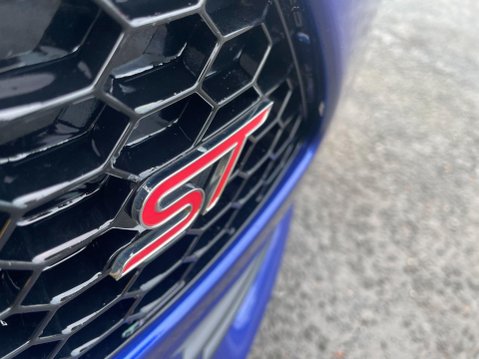 Ford Focus 2.0T EcoBoost ST-2 Euro 5 (s/s) 5dr 34