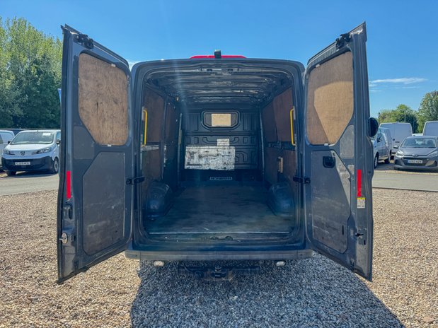 Volkswagen Crafter MWB L2H2 [SOLD MT] Low Roof Trendline Cr35 Air Con Alloys Sensors EURO 6 8