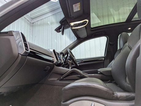 Porsche Cayenne 3.0 Cayenne D Platinum Edition V6 Tiptronic S A 4WD 5dr 55