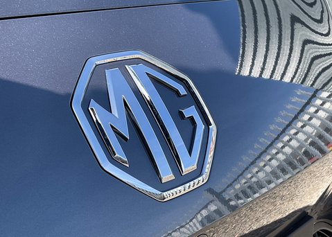 MG MG4 EV 64kWh PREMIUM LONG RANGE 4