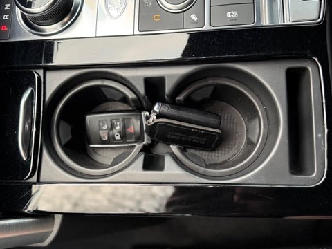 Land Rover Discovery 3.0 SD V6 HSE SUV 5dr Diesel Auto 4WD Euro 6 (s/s) (306 ps) 24