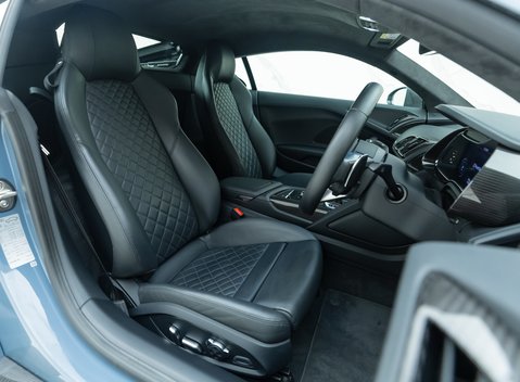 Audi R8 V10 PERFORMANCE CARBON BLACK 11