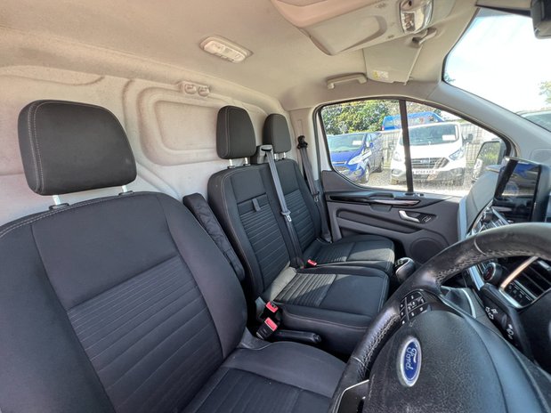 Ford Transit Custom SWB L1H1 (SOLD) Low Roof Limited 300 Air Con Alloys Sensors EURO 6 NO VAT 27