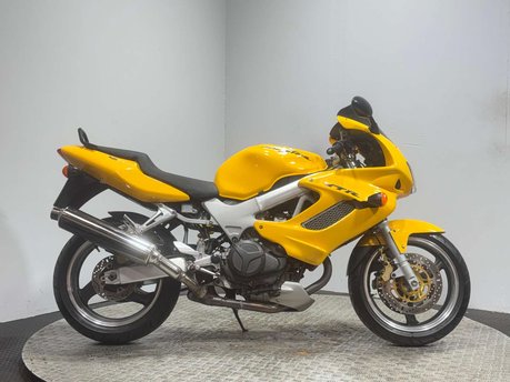 Honda VTR FIRESTORM 1997 ONLY 13K RUNS GREAT VERY CLEAN NEW MOT 1000CC VTWIN