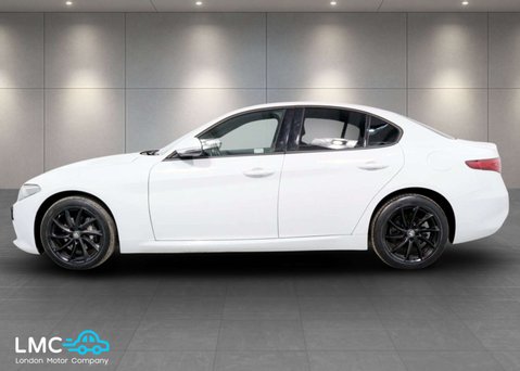 Alfa Romeo Giulia 2.0 Giulia Sprint TB Auto 4dr 9