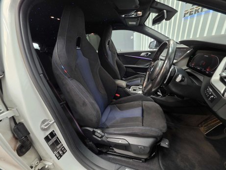 BMW 1 Series 2.0 M135i Hatchback 5dr Petrol Auto xDrive Euro 6 (s/s) (306 ps) 3