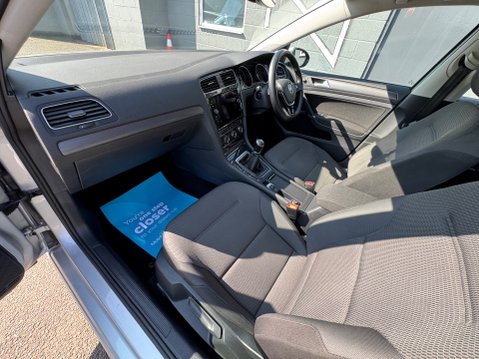 Volkswagen Golf SE TSI 32