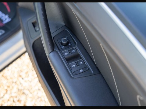 Volkswagen Tiguan 2.0 Tiguan SEL TSi 4Motion Semi-Auto 4WD 5dr 21