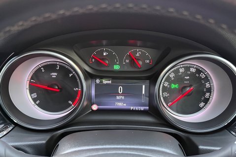 Vauxhall Insignia SRI VX-LINE NAV AUTOMATIC - REVERSE CAMERA -20 INCH ALLOYS 37
