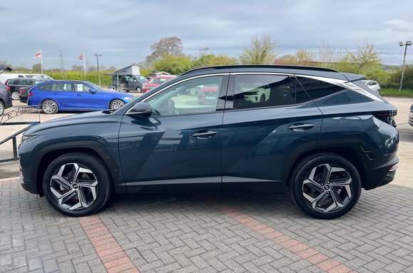 Hyundai TUCSON 1.6h T-GDI ULTIMATE AUTO PETROL HYBRID 12