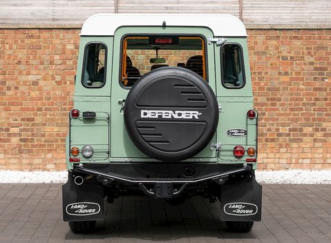 Land Rover Defender 110 Heritage Station Wagon 5