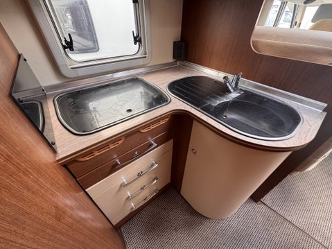 Burstner Aviano i727 25