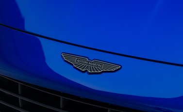 Aston Martin DB12 V8 27