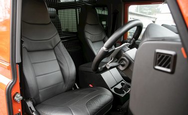 Land Rover Defender 90 Adventure Edition 12