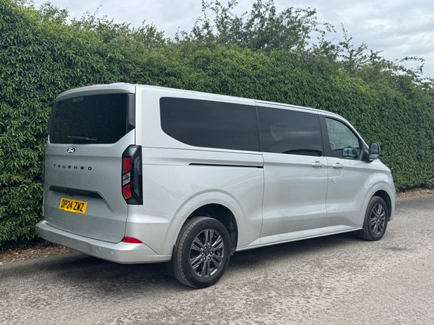 Ford Tourneo Custom Titanium Luxe | 9 Seater | L2 LWB | 320 | Euro 6 | £29083 + VAT 3