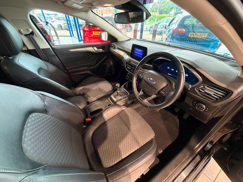 Ford Focus 1.0T EcoBoost MHEV Titanium X Edition Euro 6 (s/s) 5dr 9