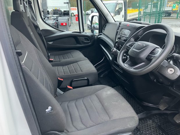 Iveco Daily Daily 35C14 2.3 3750 WB Business Luton Van 10