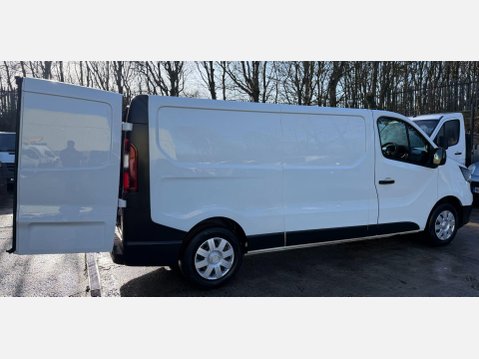 Renault Trafic 2.0 dCi Blue LL30 Business Panel Van 5dr Diesel Manual L2 H1 Euro 6 (s/s) ( 10