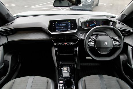 Peugeot 2008 ALLURE PREMIUM PLUS