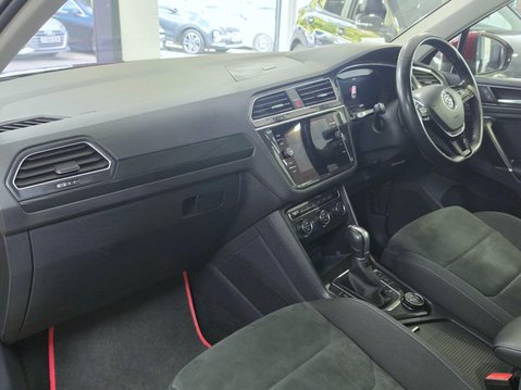 Volkswagen Tiguan 2.0 TDI SEL DSG 4Motion Euro 6 (s/s) 5dr 3