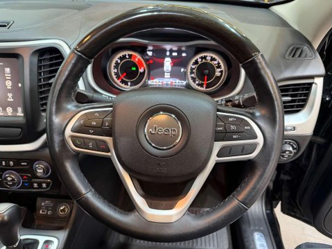 Jeep Cherokee 2.2 MultiJetII Overland SUV 5dr Diesel Auto 4WD Euro 6 (s/s) (200 ps) 19