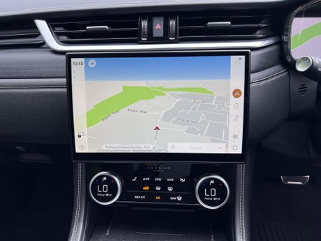 Jaguar F-Pace 2.0 D200 MHEV R-Dynamic HSE Black Auto AWD Euro 6 (s/s) 5dr 80