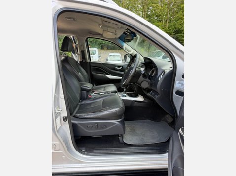 Nissan Navara 2.3 dCi Tekna Pickup Double Cab 4dr Diesel Auto 4WD Euro 6 (190 ps) 24