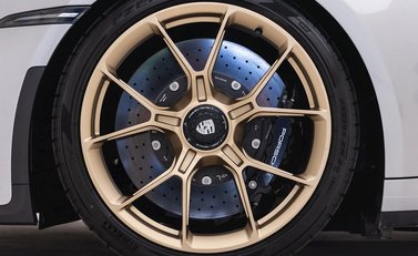 Porsche 911 (992) GT3 Touring 8