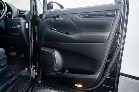 Toyota Alphard 2.5 MPV 2.5 SUV Automatic Petrol 31