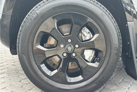Land Rover Defender 90 D300 Hard Top X-Dynamic HSE 37