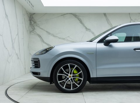 Porsche Cayenne E-Hybrid Coupe 34